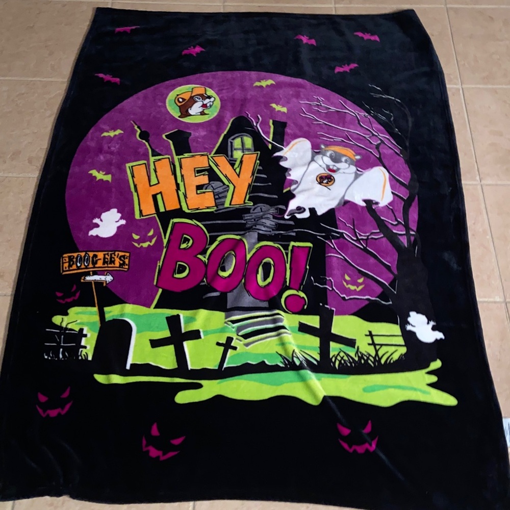 Like new BUC-EES Halloween Bucee Beaver BOOC-EE'S Throw Blanket